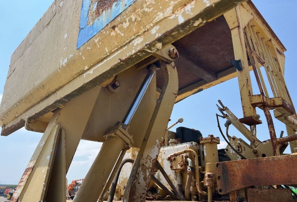 CAT 583 H - Mašina za polaganje cevi: slika 3 CAT 583 H - Mašina za polaganje cevi: slika 3