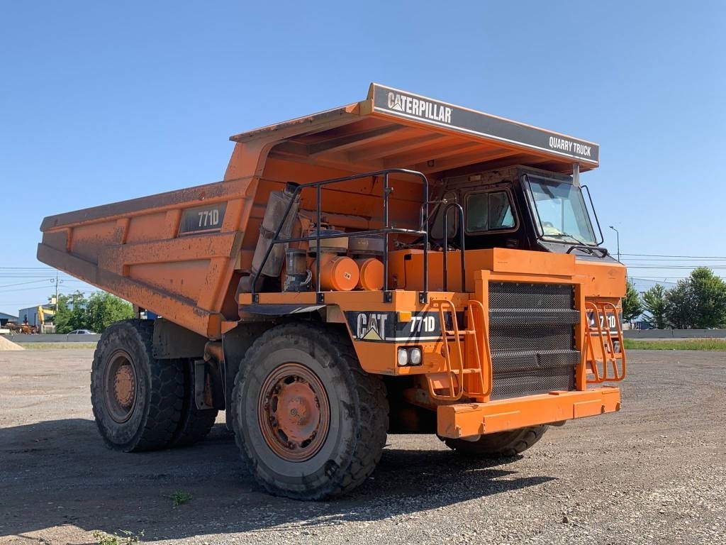 CAT 771 D  - Kiper sa krutom šasijom/ Kiper za kamen: slika 1 CAT 771 D  - Kiper sa krutom šasijom/ Kiper za kamen: slika 1
