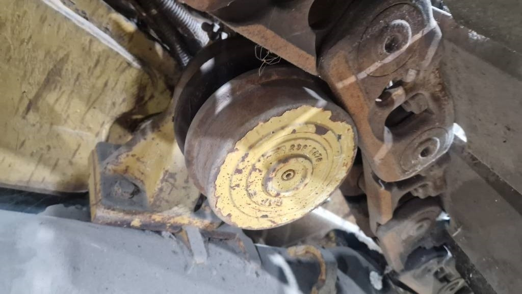 CAT D5 FOR PARTS - Buldožer: slika 3 CAT D5 FOR PARTS - Buldožer: slika 3