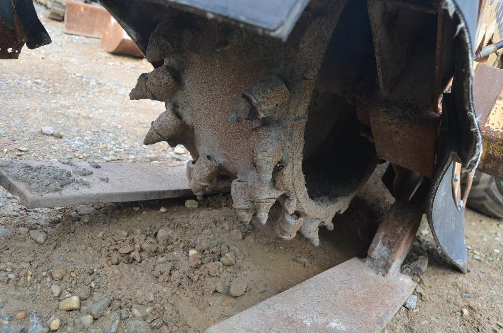 Case TC220 - Mašina za asfalt: slika 3 Case TC220 - Mašina za asfalt: slika 3