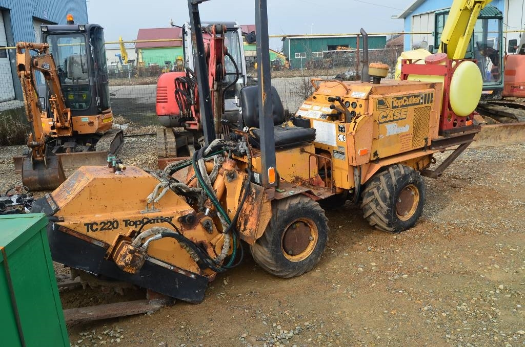 Case TC220 - Mašina za asfalt: slika 2 Case TC220 - Mašina za asfalt: slika 2