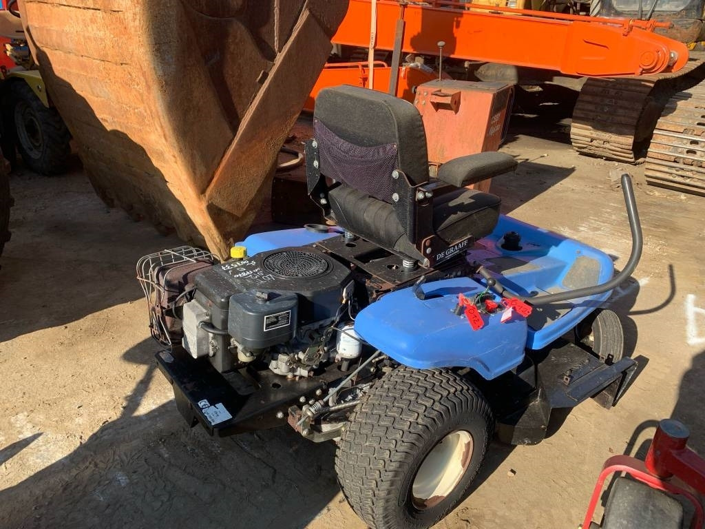 Dixon ZTR4421 - Baštenska kosačica: slika 4 Dixon ZTR4421 - Baštenska kosačica: slika 4