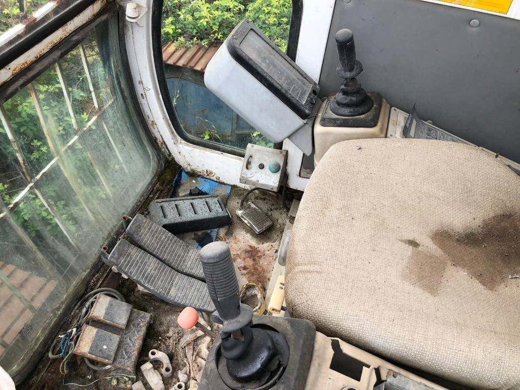 Halla Hitachi HE 280 ICE  - Bager guseničar: slika 5 Halla Hitachi HE 280 ICE  - Bager guseničar: slika 5