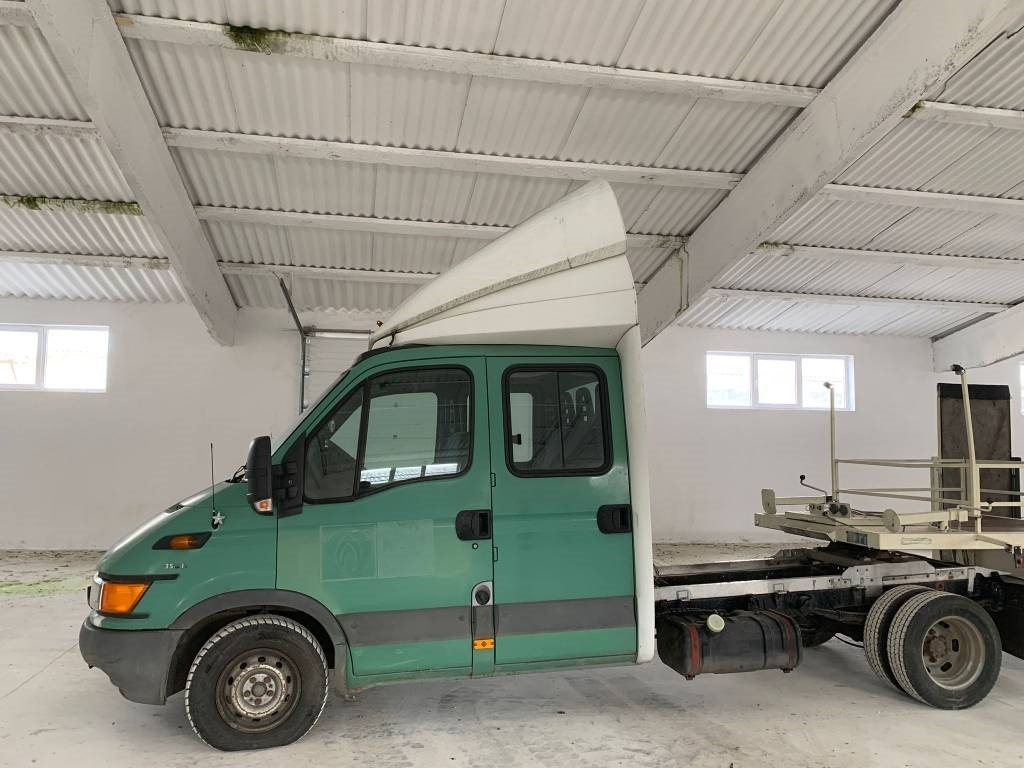 Iveco 3551 - Mini tegljač, Dostavno vozilo sa duplom kabinom: slika 2 Iveco 3551 - Mini tegljač, Dostavno vozilo sa duplom kabinom: slika 2