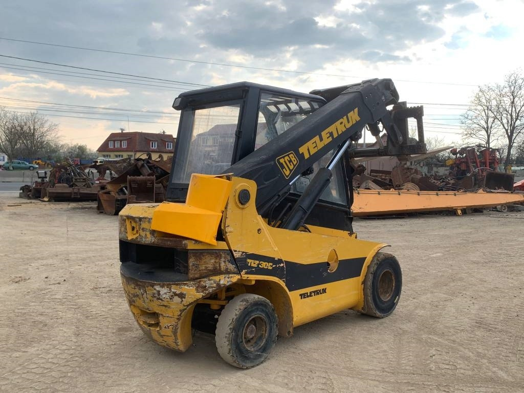 JCB TLT 30 D - Teleskopski upravljač: slika 4 JCB TLT 30 D - Teleskopski upravljač: slika 4