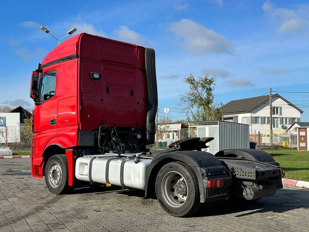 Kamion sa zatvorenim sandukom Mercedes-Benz Actros 963-4-A: slika 6 Kamion sa zatvorenim sandukom Mercedes-Benz Actros 963-4-A: slika 6