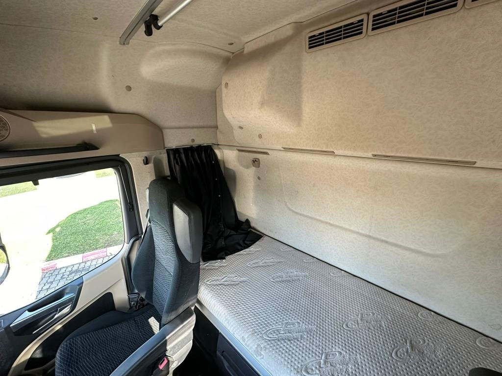 Kamion sa zatvorenim sandukom Mercedes-Benz Actros 963-4-A: slika 17 Kamion sa zatvorenim sandukom Mercedes-Benz Actros 963-4-A: slika 17