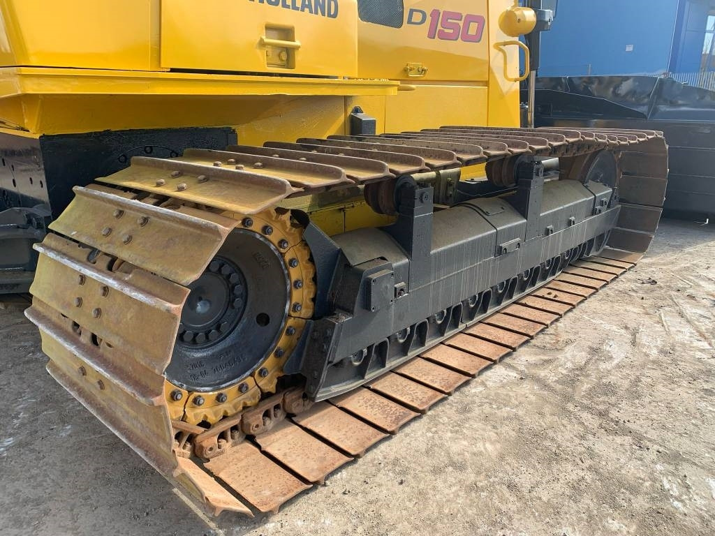 Buldožer New Holland D 150: slika 7
