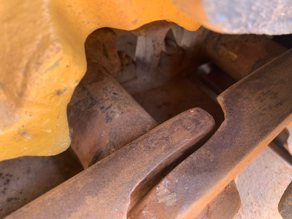 Buldožer New Holland D 150: slika 9