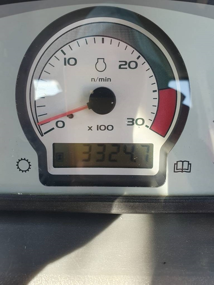 Buldožer New Holland D 150: slika 12