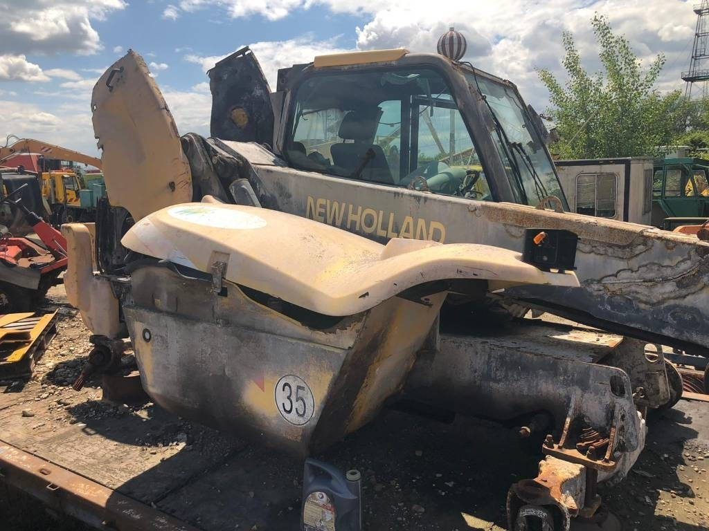 New Holland LM 430 FOR PARTS - Teleskopski upravljač: slika 2 New Holland LM 430 FOR PARTS - Teleskopski upravljač: slika 2