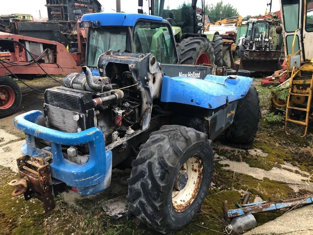 New Holland LM 435-410 FOR PARTS - Teleskopski upravljač: slika 3 New Holland LM 435-410 FOR PARTS - Teleskopski upravljač: slika 3