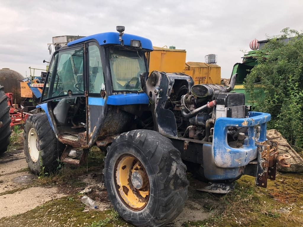 New Holland LM 435-410 FOR PARTS - Teleskopski upravljač: slika 2 New Holland LM 435-410 FOR PARTS - Teleskopski upravljač: slika 2
