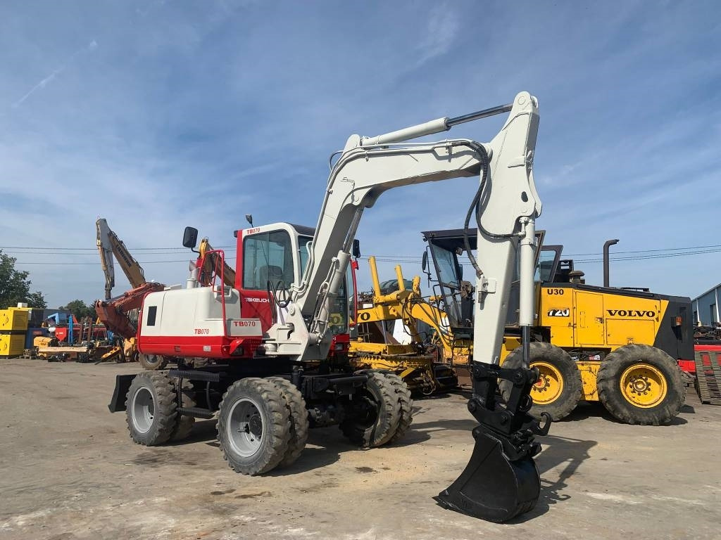 Takeuchi TB070W - Bager točkaš: slika 2 Takeuchi TB070W - Bager točkaš: slika 2