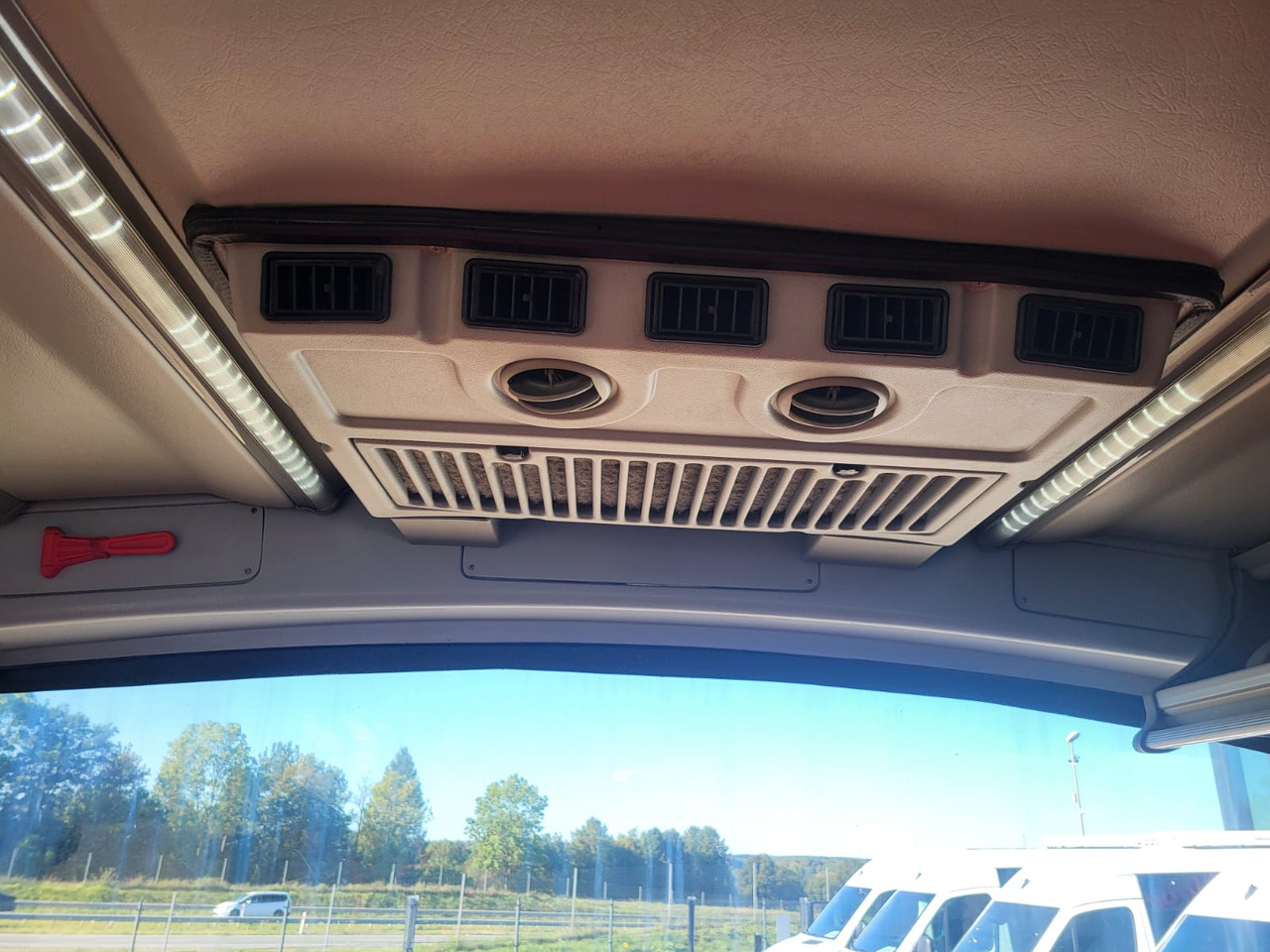 Minibus, Putnički kombi IVECO Daily Kapena- 35 Miejsc: slika 9 Minibus, Putnički kombi IVECO Daily Kapena- 35 Miejsc: slika 9