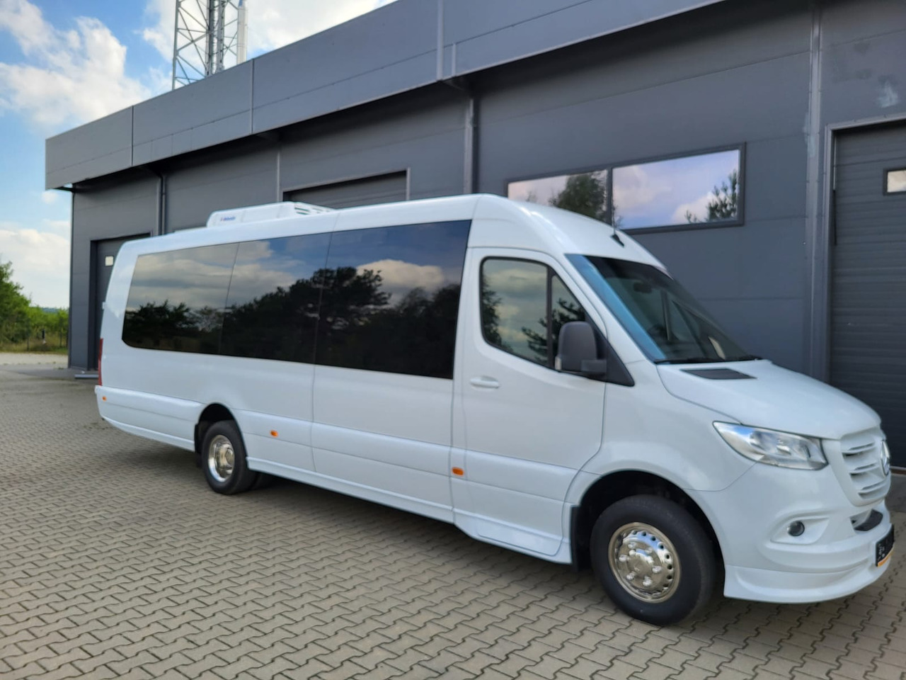 Mercedes-Benz Sprinter 517 CDI LONG 24 places + 4 standing - Prigradski autobus: slika 1 Mercedes-Benz Sprinter 517 CDI LONG 24 places + 4 standing - Prigradski autobus: slika 1