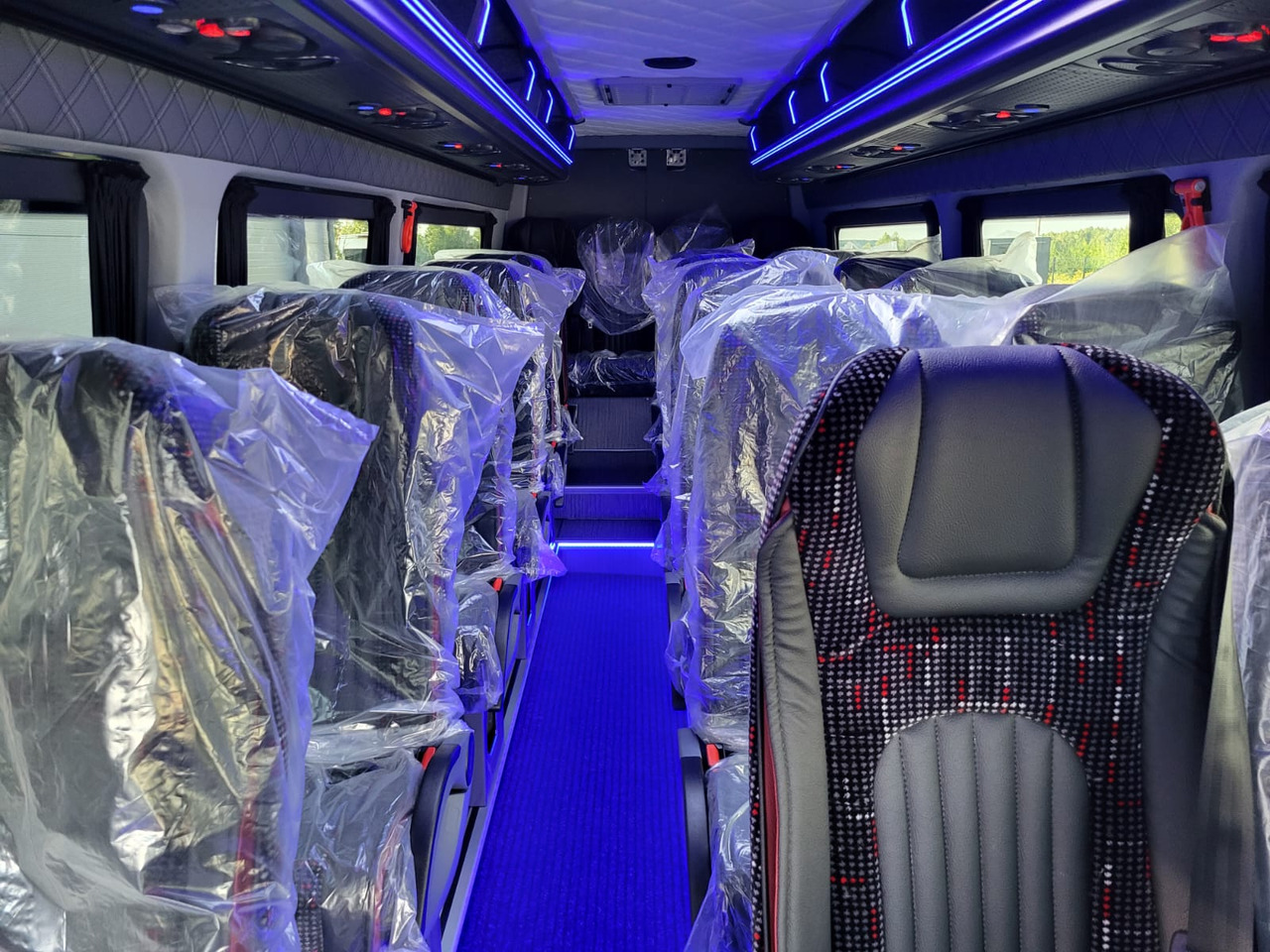 Novu Turistički autobus Mercedes-Benz Sprinter 519 CDI 24 places + 4 standing NEW: slika 12 Novu Turistički autobus Mercedes-Benz Sprinter 519 CDI 24 places + 4 standing NEW: slika 12