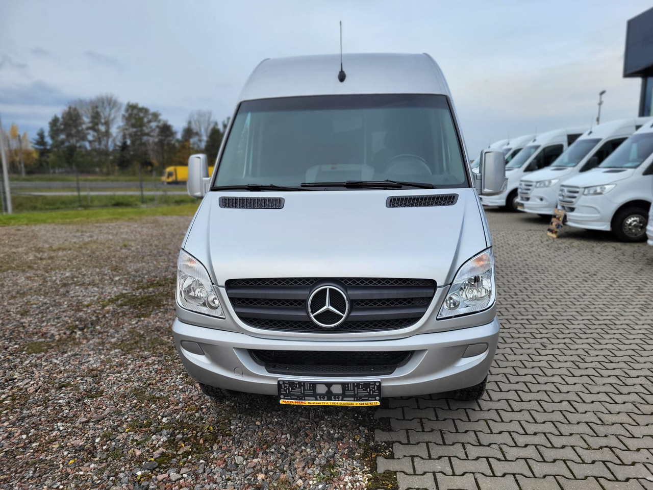 Mercedes-Benz Sprinter 519 CDI 24 places + 4 standing - Prigradski autobus: slika 3 Mercedes-Benz Sprinter 519 CDI 24 places + 4 standing - Prigradski autobus: slika 3