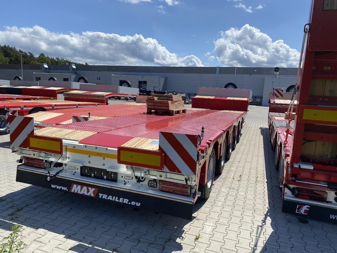 FAYMONVILLE MAXTRAILER MAX100 - Niska poluprikolica za prevoz: slika 2 FAYMONVILLE MAXTRAILER MAX100 - Niska poluprikolica za prevoz: slika 2