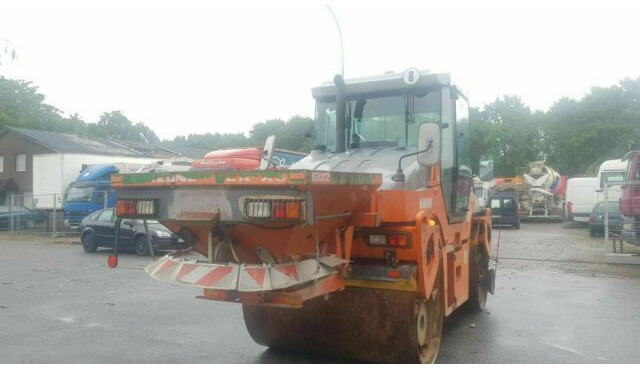 Hamm DV90 VO mit Streuer Klima German Maschine - Valjak za puteve: slika 5 Hamm DV90 VO mit Streuer Klima German Maschine - Valjak za puteve: slika 5