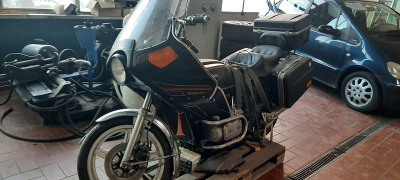 Honda GL 2 Goldwing - Motocikl: slika 1 Honda GL 2 Goldwing - Motocikl: slika 1