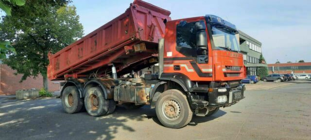 Iveco 260AD500PS 6x4 Blatt/Blatt AHK Retarder - Istovarivač: slika 3 Iveco 260AD500PS 6x4 Blatt/Blatt AHK Retarder - Istovarivač: slika 3