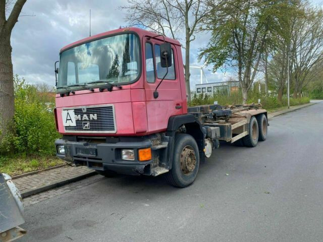 MAN 26.372K 6x4 Abrollkipper AHK Blatt/Blatt - Kamion sa hidrauličnom kukom: slika 1 MAN 26.372K 6x4 Abrollkipper AHK Blatt/Blatt - Kamion sa hidrauličnom kukom: slika 1