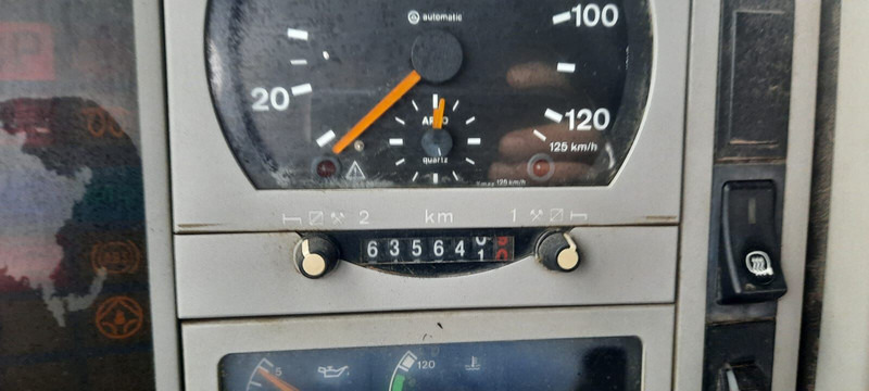 Kamion za utovaranje kontejnera MAN M38: slika 10 Kamion za utovaranje kontejnera MAN M38: slika 10