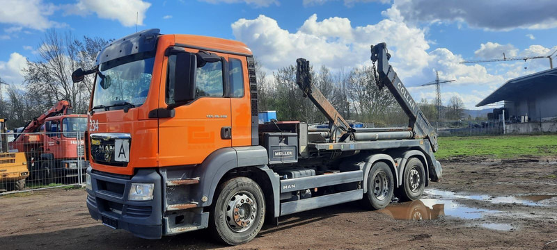 MAN TG-S 28.400 BL 6x2 Absetzkipper - Kamion za utovaranje kontejnera: slika 1 MAN TG-S 28.400 BL 6x2 Absetzkipper - Kamion za utovaranje kontejnera: slika 1