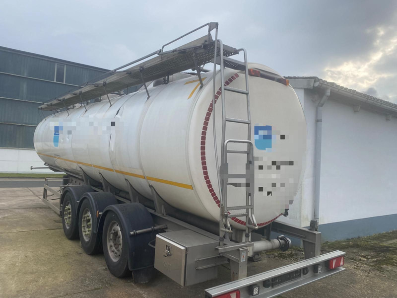 Magyar A1 - Poluprikolica cisterna: slika 2 Magyar A1 - Poluprikolica cisterna: slika 2