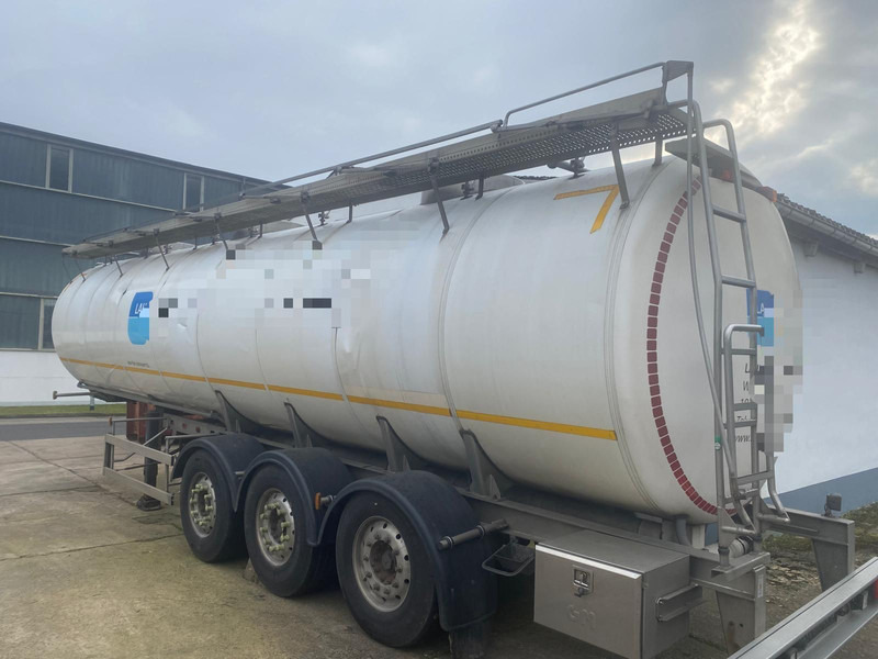 Magyar A1 - Poluprikolica cisterna: slika 3 Magyar A1 - Poluprikolica cisterna: slika 3