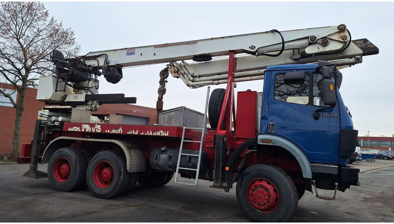 Mercedes-Benz 2629 AK Motorwagen mit Kran Dachdeckerkran6x6 - Kamion sa dizalicom: slika 1 Mercedes-Benz 2629 AK Motorwagen mit Kran Dachdeckerkran6x6 - Kamion sa dizalicom: slika 1