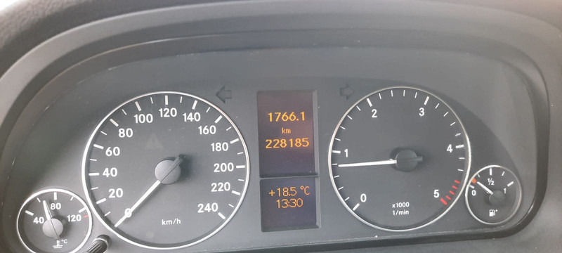 Mercedes-Benz A-Klasse 180 A 180 CDI AVANTGARDE - Automobil: slika 3 Mercedes-Benz A-Klasse 180 A 180 CDI AVANTGARDE - Automobil: slika 3