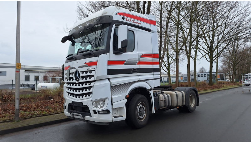 Mercedes-Benz 1845 Arocs 4x4 HD 1-Hand - Tegljač: slika 1 Mercedes-Benz 1845 Arocs 4x4 HD 1-Hand - Tegljač: slika 1