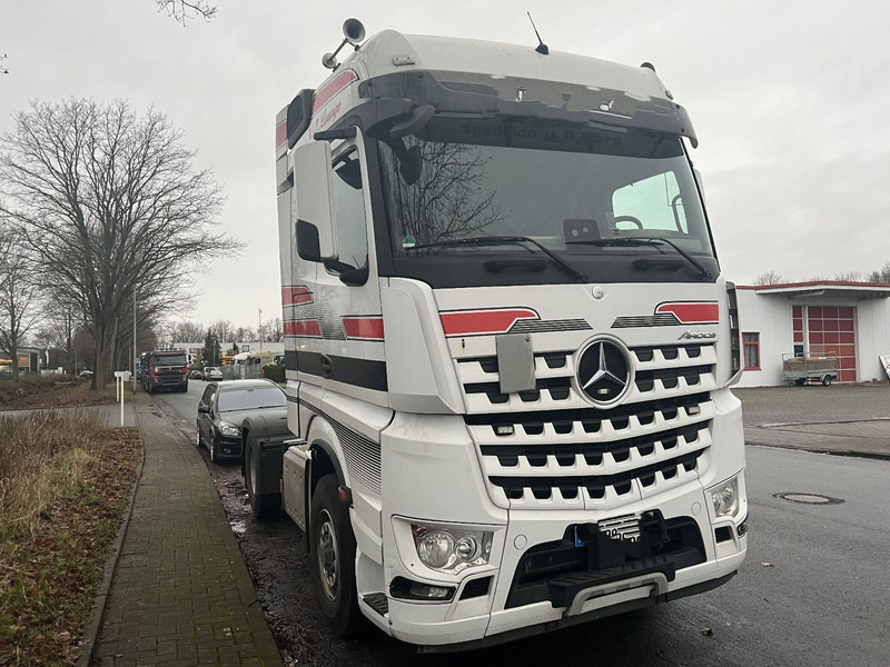Mercedes-Benz 1845 Arocs 4x4 HD 1-Hand - Tegljač: slika 3 Mercedes-Benz 1845 Arocs 4x4 HD 1-Hand - Tegljač: slika 3
