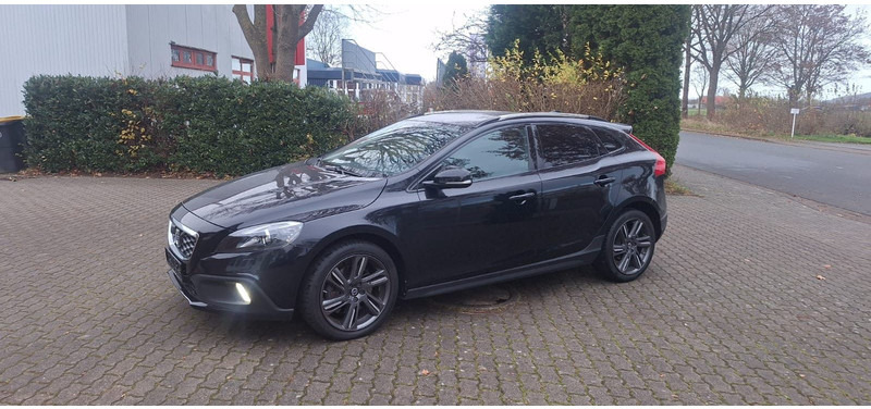 Volvo V40 Cross Country You! - Automobil: slika 2 Volvo V40 Cross Country You! - Automobil: slika 2