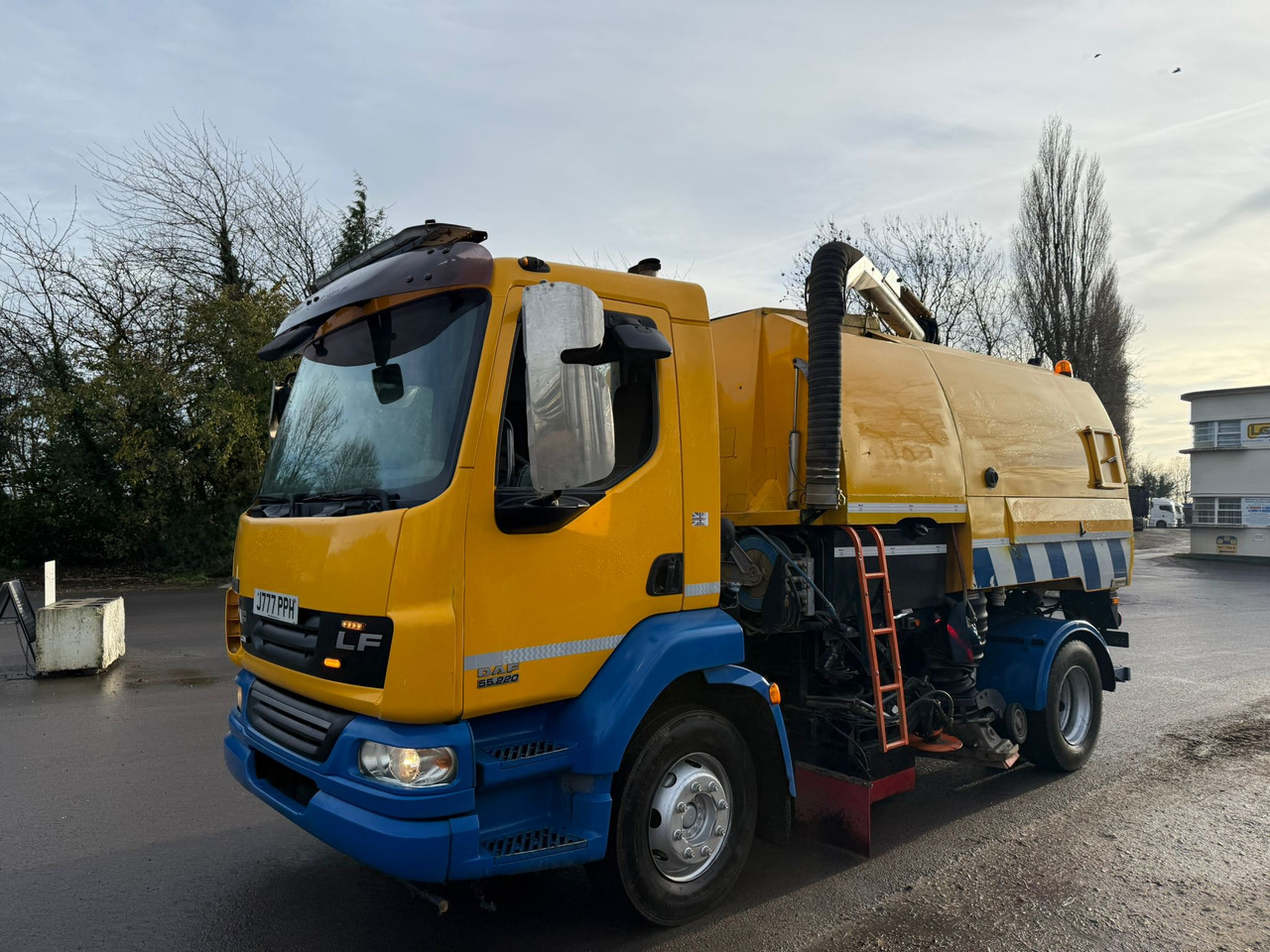 2010 DAF LF 55.220 Road Sweeper - Kamion sa tovarnim sandukom: slika 2 2010 DAF LF 55.220 Road Sweeper - Kamion sa tovarnim sandukom: slika 2