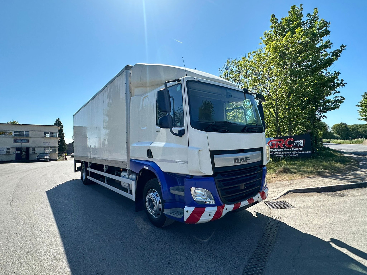 2016 DAF CF 220 Rigid Truck - Kamion sa zatvorenim sandukom: slika 3 2016 DAF CF 220 Rigid Truck - Kamion sa zatvorenim sandukom: slika 3