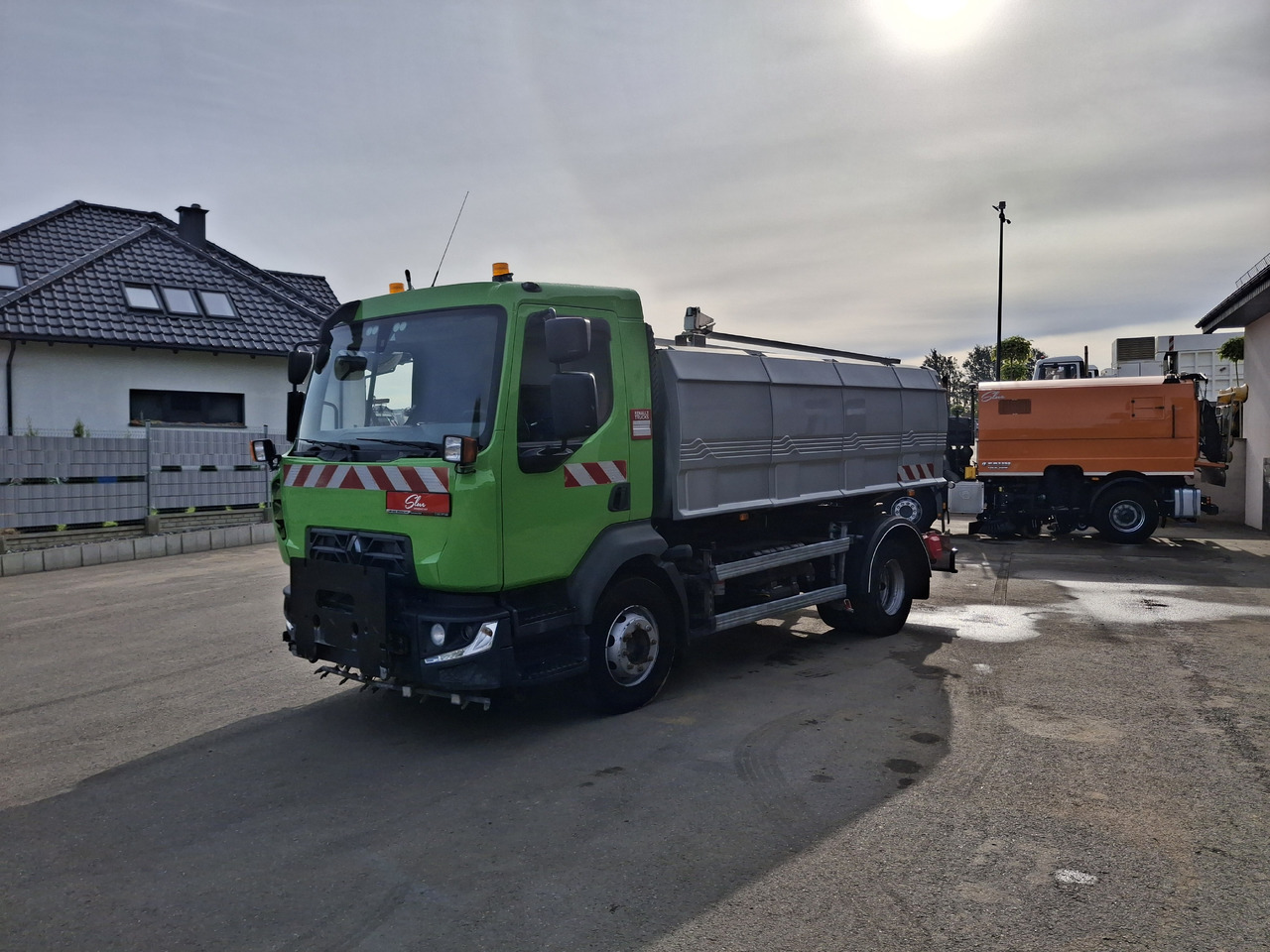 RENAULT D16 Polewaczka Karcher Straßenwaschanlage Euro 6 - Korisno/ Posebno vozilo: slika 3 RENAULT D16 Polewaczka Karcher Straßenwaschanlage Euro 6 - Korisno/ Posebno vozilo: slika 3