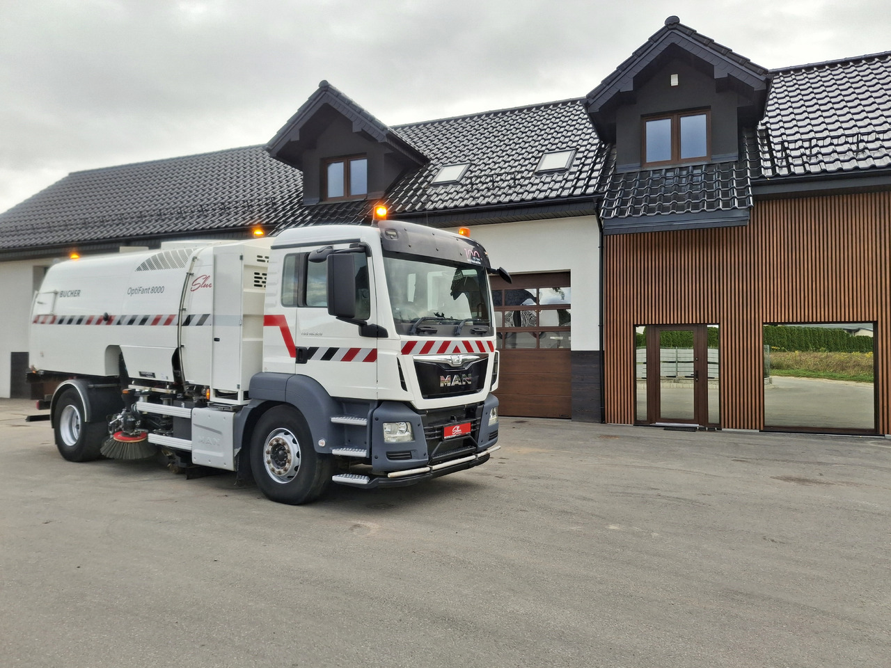 MAN TGS 18.320 Zamiatarka Kehrmaschine BUCHER OptiFant 8000 Karcher Euro 6 PM10 L/R Hochdruckreinigung - Autočistilica: slika 1 MAN TGS 18.320 Zamiatarka Kehrmaschine BUCHER OptiFant 8000 Karcher Euro 6 PM10 L/R Hochdruckreinigung - Autočistilica: slika 1