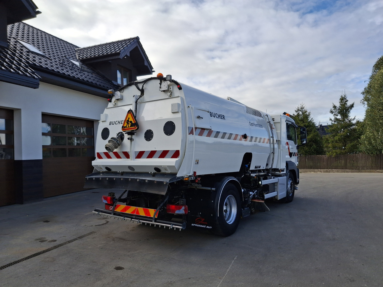 MAN TGS 18.320 Zamiatarka Kehrmaschine BUCHER OptiFant 8000 Karcher Euro 6 PM10 L/R Hochdruckreinigung - Autočistilica: slika 4 MAN TGS 18.320 Zamiatarka Kehrmaschine BUCHER OptiFant 8000 Karcher Euro 6 PM10 L/R Hochdruckreinigung - Autočistilica: slika 4