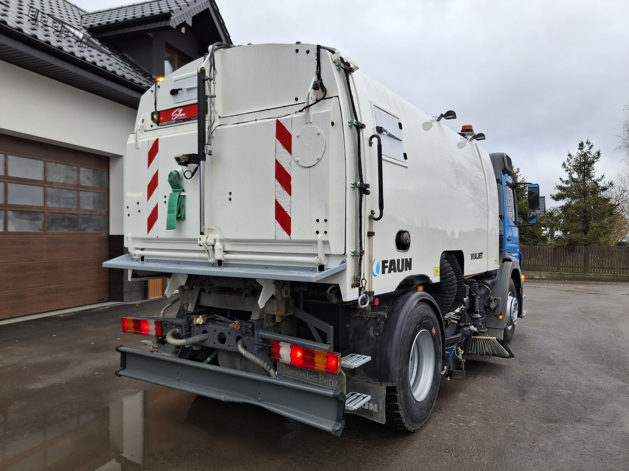 Mercedes-Benz Axor 1829 Zamiatarka Kehrmaschine FAUN Euro5 PM10 76 Tyś KM 2010 - Autočistilica: slika 4 Mercedes-Benz Axor 1829 Zamiatarka Kehrmaschine FAUN Euro5 PM10 76 Tyś KM 2010 - Autočistilica: slika 4