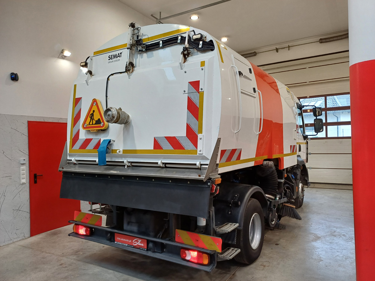 RENAULT D12 Zamiatarka Kehrmaschine 2 Motoren SEMAT Zoeller Szczotki L/R Euro 6 PM10 2017r - Autočistilica: slika 4 RENAULT D12 Zamiatarka Kehrmaschine 2 Motoren SEMAT Zoeller Szczotki L/R Euro 6 PM10 2017r - Autočistilica: slika 4