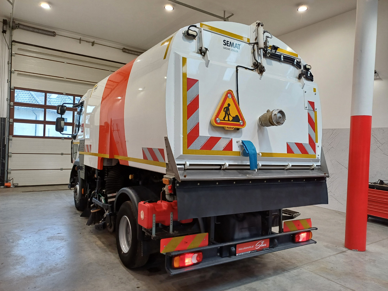 RENAULT D12 Zamiatarka Kehrmaschine 2 Motoren SEMAT Zoeller Szczotki L/R Euro 6 PM10 2017r - Autočistilica: slika 3 RENAULT D12 Zamiatarka Kehrmaschine 2 Motoren SEMAT Zoeller Szczotki L/R Euro 6 PM10 2017r - Autočistilica: slika 3
