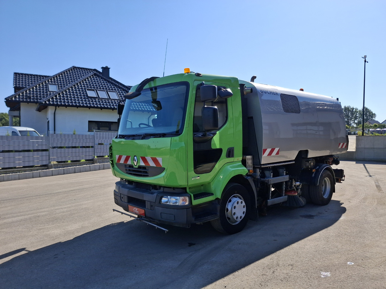RENAULT Middlum 270 DXI Zamiatarka Kehrmaschine BUCHER Karcher L/R 2 Silniki 2 Motoren - Autočistilica: slika 2 RENAULT Middlum 270 DXI Zamiatarka Kehrmaschine BUCHER Karcher L/R 2 Silniki 2 Motoren - Autočistilica: slika 2