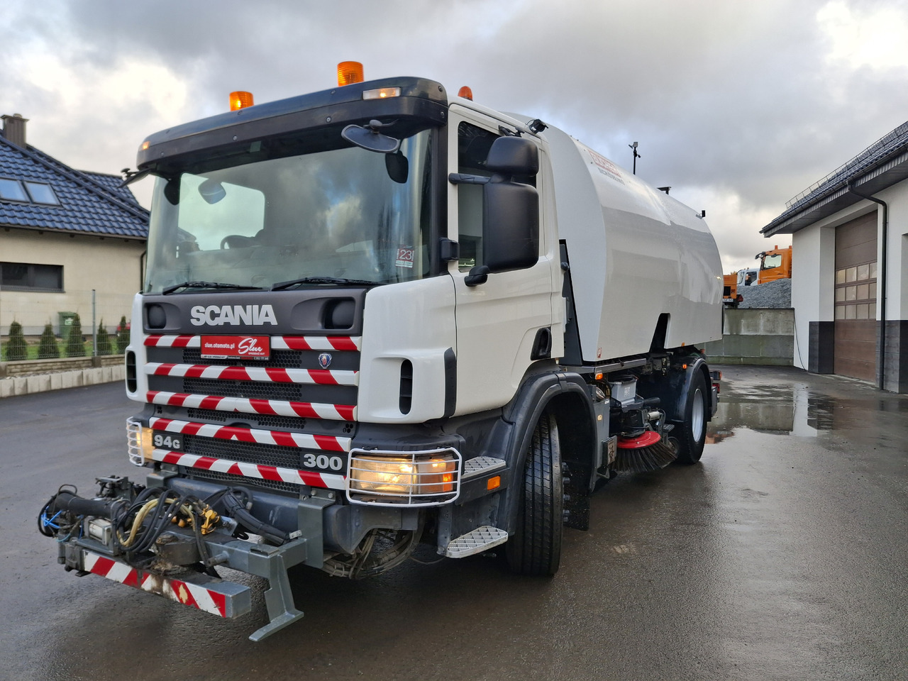 SCANIA 94G Zamiatarka Kehrmaschine BUCHER L/R Frontbürste 2 Motoren Odchwaszczarka Przednia Szczotka - Autočistilica: slika 2 SCANIA 94G Zamiatarka Kehrmaschine BUCHER L/R Frontbürste 2 Motoren Odchwaszczarka Przednia Szczotka - Autočistilica: slika 2