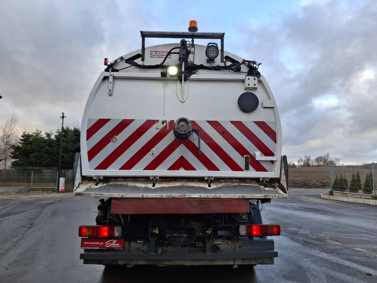 SCANIA 94G Zamiatarka Kehrmaschine BUCHER L/R Frontbürste 2 Motoren Odchwaszczarka Przednia Szczotka - Autočistilica: slika 4 SCANIA 94G Zamiatarka Kehrmaschine BUCHER L/R Frontbürste 2 Motoren Odchwaszczarka Przednia Szczotka - Autočistilica: slika 4