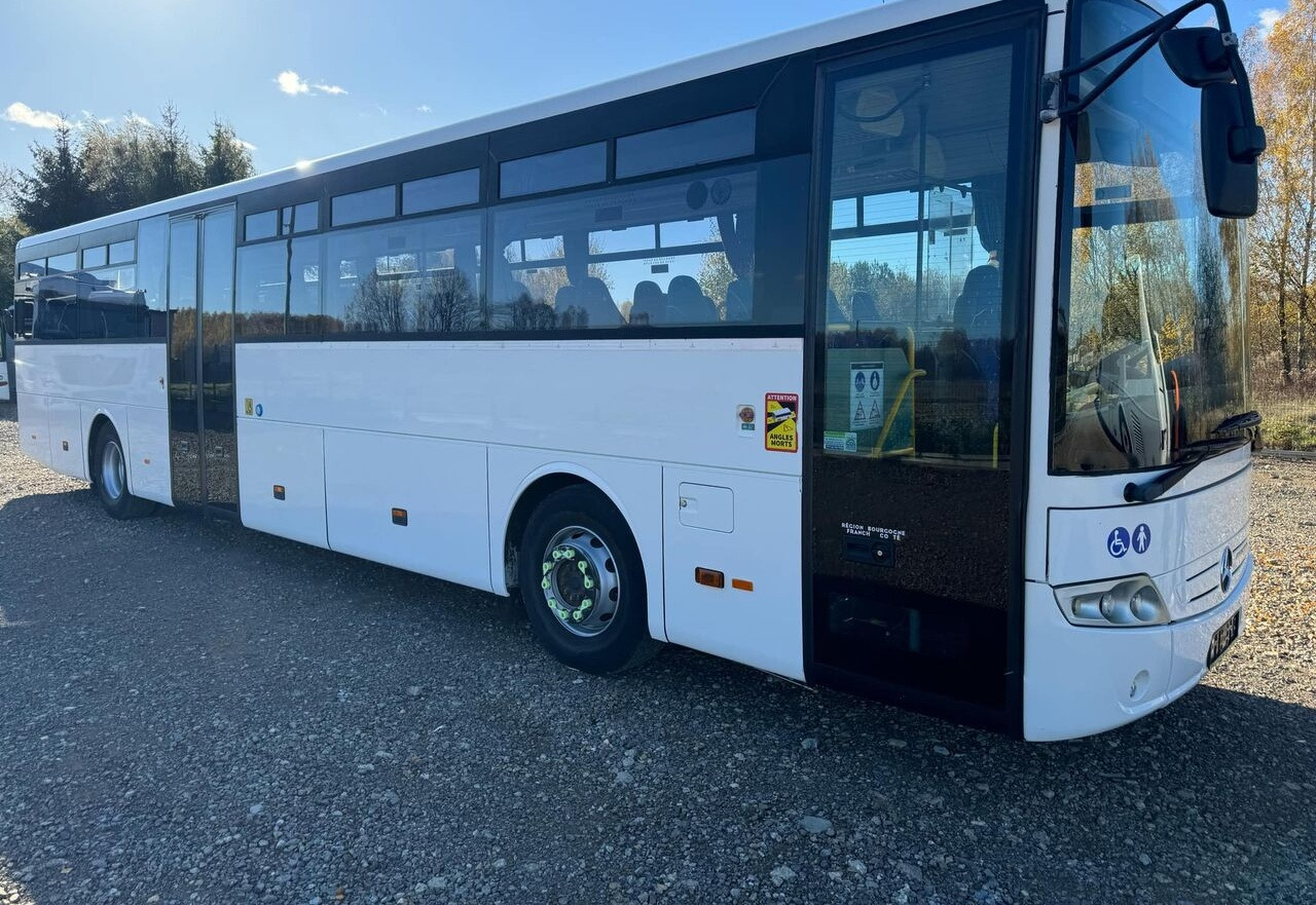 Mercedes-Benz Intouro/Manual/64 miejsca+23 stojące/Winda/Euro 5 - Prigradski autobus: slika 1 Mercedes-Benz Intouro/Manual/64 miejsca+23 stojące/Winda/Euro 5 - Prigradski autobus: slika 1