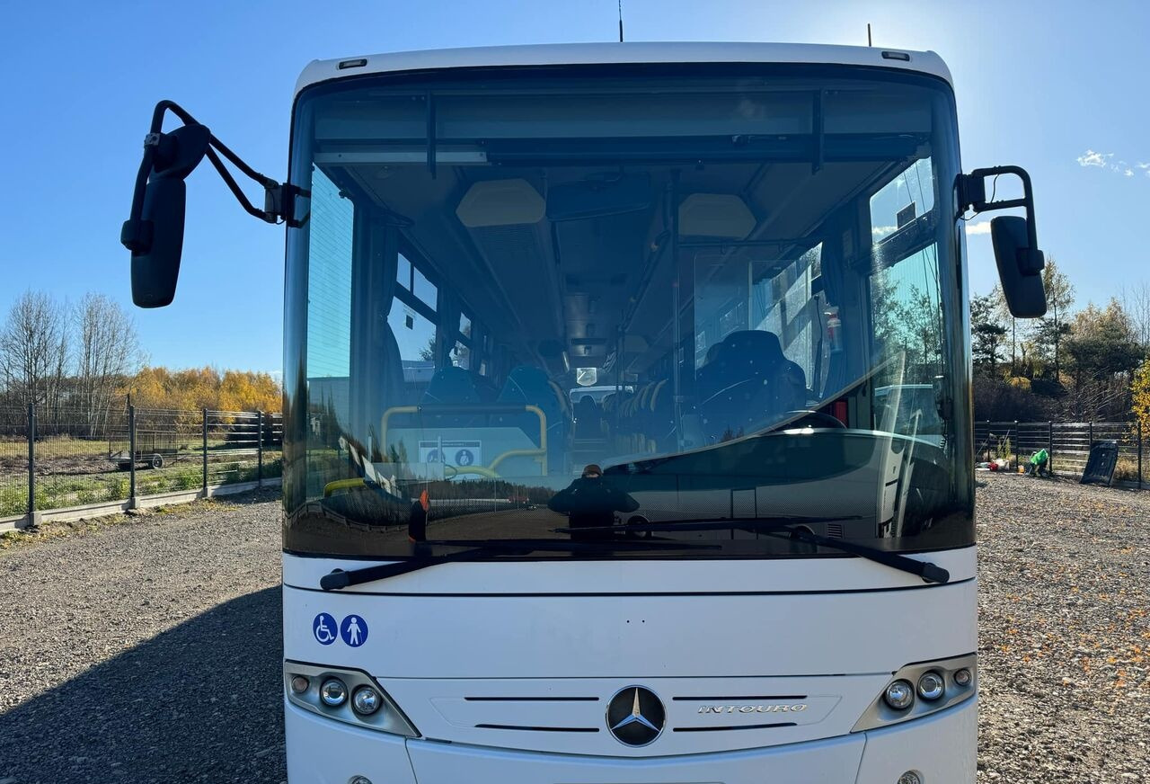 Mercedes-Benz Intouro/Manual/64 miejsca+23 stojące/Winda/Euro 5 - Prigradski autobus: slika 2 Mercedes-Benz Intouro/Manual/64 miejsca+23 stojące/Winda/Euro 5 - Prigradski autobus: slika 2