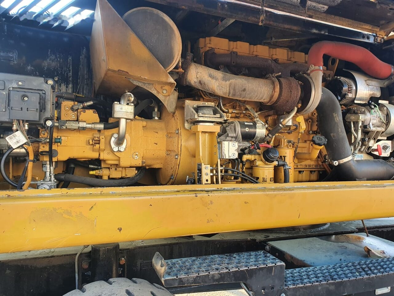 Lizing Caterpillar 318 D MH Caterpillar 318 D MH: slika 23